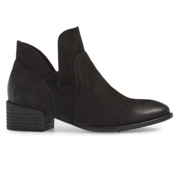 Seychelles Size 5 Distressed Black Leather Booties - Picture 3 of 5